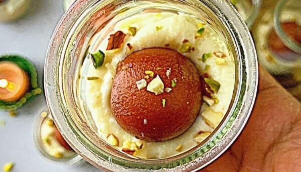 Gulab Jamun 3pcs with Rabdi